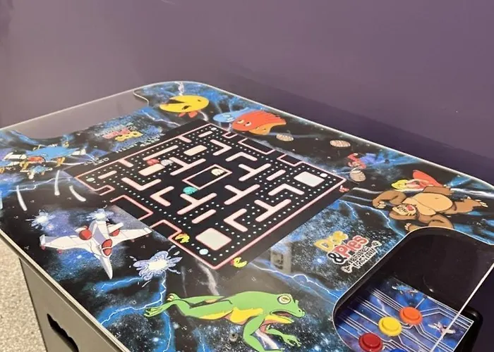 Heartofrockfrd/nexplayground/indoorhottub/gameroom Casa vacanze