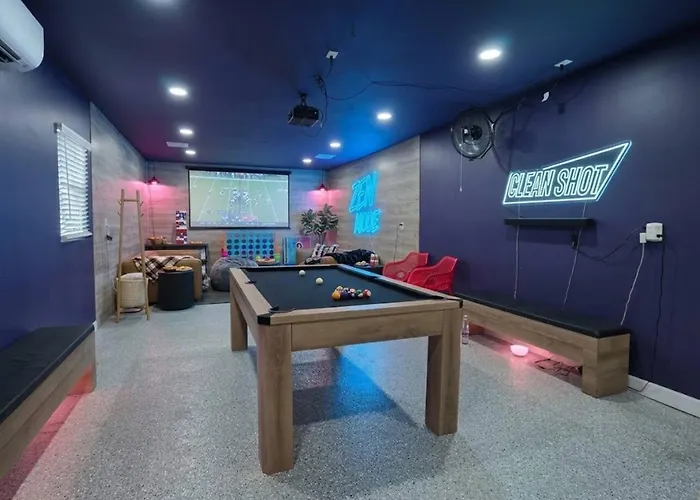 Heartofrockfrd Nexplayground Gameroom Holiday home